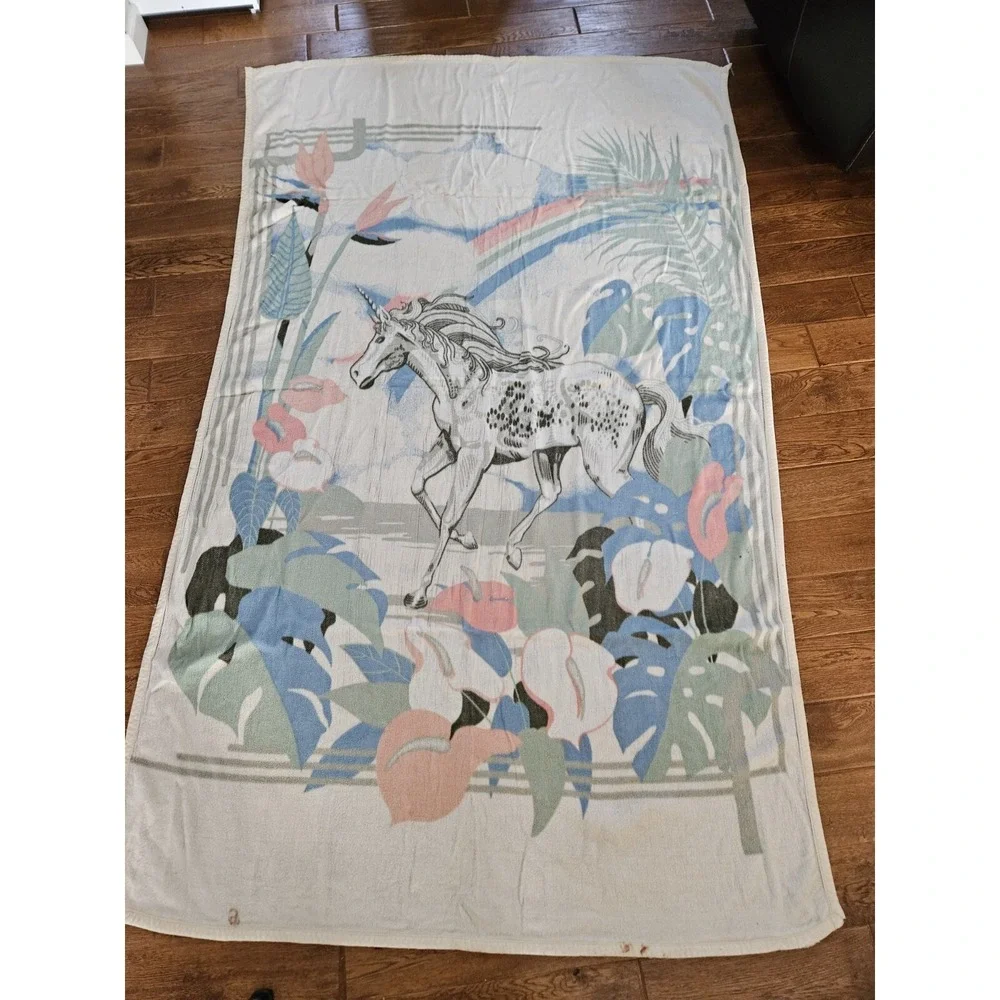 VINTAGE‎ REVERSIBLE UNICORN MORA BLANKET 87x51 Inch No tag Has Runs
